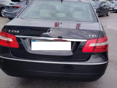 Mercedes-Benz Classe E E 250 CDI BlueEFFICIENCY Avantgarde AMG Nero usata Massarosa