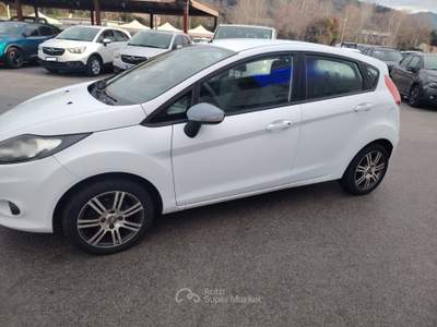 Ford Fiesta 5 porte Titanium Bz.- GPL Bianco usata Massarosa