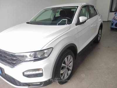 Volkswagen T-Roc Volkswagen T roc 2020 1..6 tdi 115cv 6 marce Bianco usata Sant'Egidio del Monte Albino