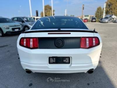Ford Mustang V6 CoupÃ© 305 CV Bianco usata Massarosa