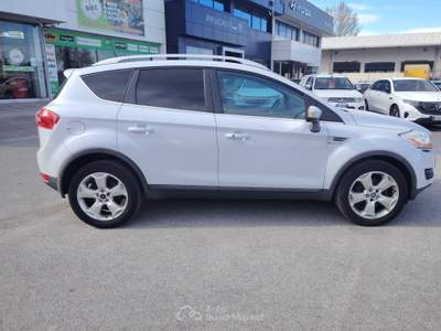 Ford Kuga 4WD Titanium -4x4 Grigio usata Massarosa