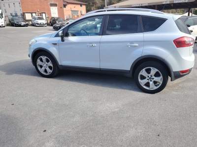 Ford Kuga 4WD Titanium -4x4 Grigio usata Massarosa