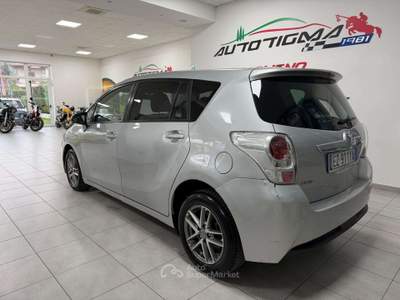 Toyota Verso 1.6 d-4d 5p. Grigio usata Foligno