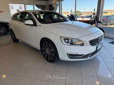 Volvo V60 V60 I 2.4 d6 te Summum geartronic Bianco usata Foligno