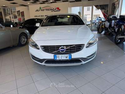Volvo V60 V60 I 2.4 d6 te Summum geartronic Bianco usata Foligno