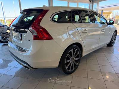 Volvo V60 V60 I 2.4 d6 te Summum geartronic Bianco usata Foligno