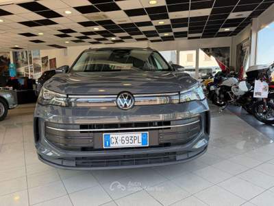 Volkswagen Tiguan Tiguan III 2024 2.0 tdi Life 150cv dsg Grigio usata Foligno