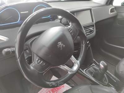 Peugeot 2008 Peugeot 2008 2016 1.6 hdi Tetto Panoramico Sensori Nav Bianco usata Sant'Egidio del Monte Albino