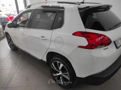 Peugeot 2008 Peugeot 2008 2016 1.6 hdi Tetto Panoramico Sensori Nav Bianco usata Sant'Egidio del Monte Albino