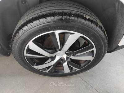 Peugeot 2008 Peugeot 2008 2016 1.6 hdi Tetto Panoramico Sensori Nav Bianco usata Sant'Egidio del Monte Albino