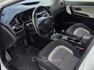 Kia Cee'd 1.6CRDI 110CV SW COOL Bianco usata Foligno