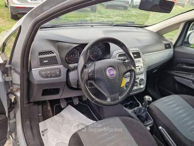 Fiat Grande Punto 1.4 5 porte Dynamic Natural Power Argento usata Fossombrone