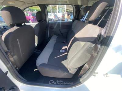 Dacia Lodgy 1.5 BLUE dCi 95cv 7 POSTI COMFORT Bianco usata Napoli