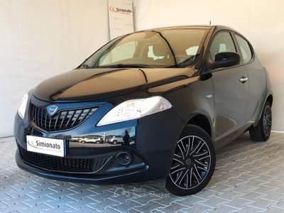 Lancia Ypsilon 1.0 FireFly 5 porte S&S Hybrid Gold Nero usata Resana