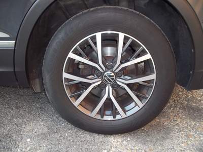 Volkswagen Tiguan Volkswagen Tiguan 2.0 TDI Life 122cv Uniproprietario Grigio usata Moncalieri