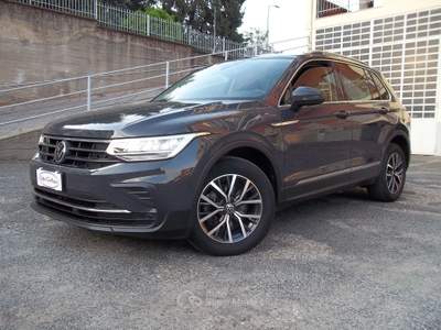 Volkswagen Tiguan Volkswagen Tiguan 2.0 TDI Life 122cv Uniproprietario Grigio usata Moncalieri