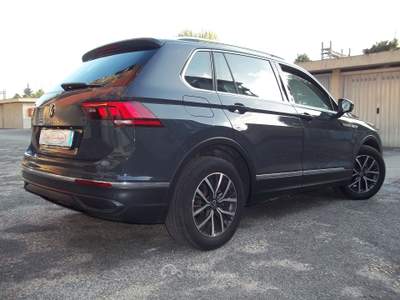 Volkswagen Tiguan Volkswagen Tiguan 2.0 TDI Life 122cv Uniproprietario Grigio usata Moncalieri