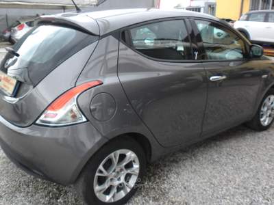 Lancia Ypsilon ADATTA A NEOPATENTATI Grigio usata Puegnago sul Garda