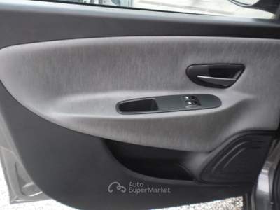 Lancia Ypsilon ADATTA A NEOPATENTATI Grigio usata Puegnago sul Garda