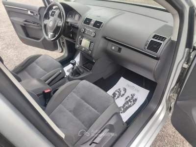 Volkswagen Touran Metano Highline ( Navi Gancio Traino ) Grigio usata Vicenza