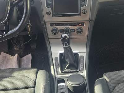 Volkswagen Golf Golf 1.6 TDI Nero usata striano