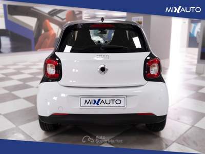 Smart ForFour 1.0 Youngster 71CV Bianco usata Latina