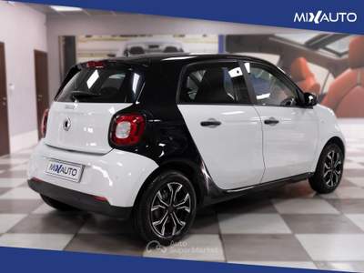 Smart ForFour 1.0 Youngster 71CV Bianco usata Latina