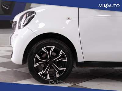 Smart ForFour 1.0 Youngster 71CV Bianco usata Latina