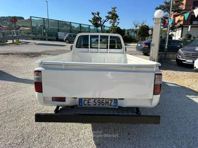 Toyota Hilux hi-lux 2.5 d-4d Bianco usata Altidona