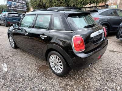 MINI Cooper 1500 5 PORTE 116CV AUTOM. PDC "16 CLIMAUTO ITALIA Nero usata Roma