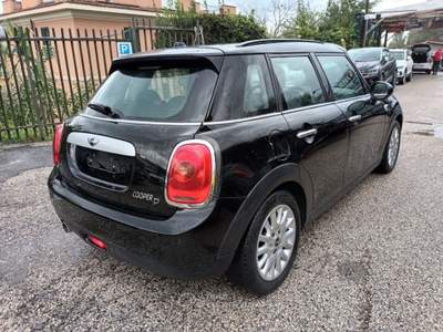 MINI Cooper 1500 5 PORTE 116CV AUTOM. PDC "16 CLIMAUTO ITALIA Nero usata Roma