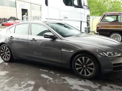 Jaguar XE 2.0 D Turbo 180CV aut. CAMBIO ROTTO Grigio usata Caorso