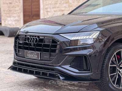 Audi Q8 286 CV QUATTRO S LINE EDITION TETTO MATRIX LED Nero usata Santeramo in Colle