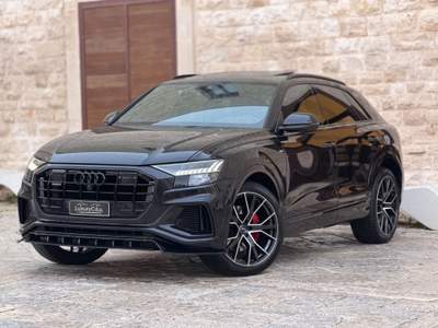 Audi Q8 286 CV QUATTRO S LINE EDITION TETTO MATRIX LED Nero usata Santeramo in Colle
