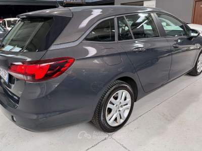 Opel Astra 136cv usata Sedriano