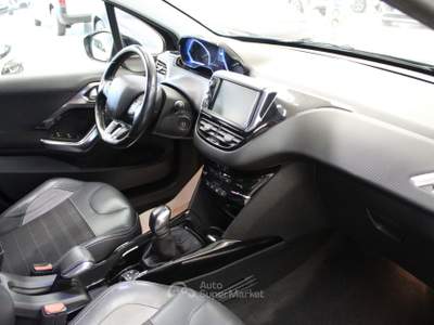 Peugeot 2008 BlueHDi 100cv Allure Nero usata Casalmaggiore