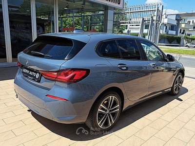 BMW Serie 1 116d 116d Business Advantage auto Blu/Azzurro usata Casoria
