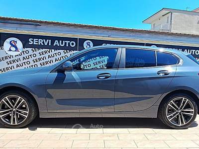 BMW Serie 1 116d 116d Business Advantage auto Blu/Azzurro usata Casoria
