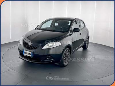 Lancia Ypsilon Ypsilon 1.0 firefly hybrid Silver Plus s&s 70cv Nero usata Milano