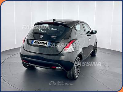 Lancia Ypsilon Ypsilon 1.0 firefly hybrid Silver Plus s&s 70cv Nero usata Milano