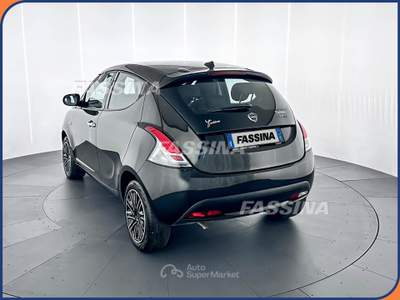Lancia Ypsilon Ypsilon 1.0 firefly hybrid Silver Plus s&s 70cv Nero usata Milano