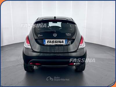 Lancia Ypsilon Ypsilon 1.0 firefly hybrid Silver Plus s&s 70cv Nero usata Milano