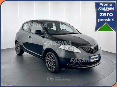Lancia Ypsilon Ypsilon 1.0 firefly hybrid Silver Plus s&s 70cv Nero usata Milano