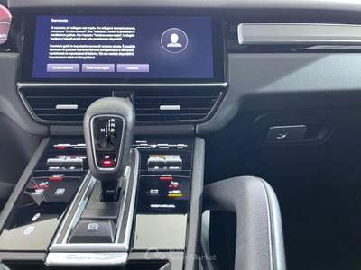 Porsche Cayenne 3.0 V6 E-Hybrid Platinum Edition Nero usata Bastia Umbra