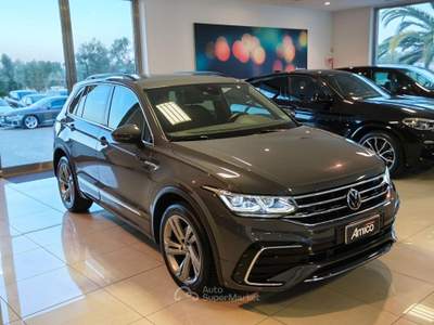 Volkswagen Tiguan Allsp.2.0 TDI SCR DSG 4MOT R-Line Grigio usata San Michele Salentino