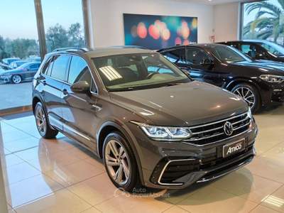 Volkswagen Tiguan Allsp.2.0 TDI SCR DSG 4MOT R-Line Grigio usata San Michele Salentino