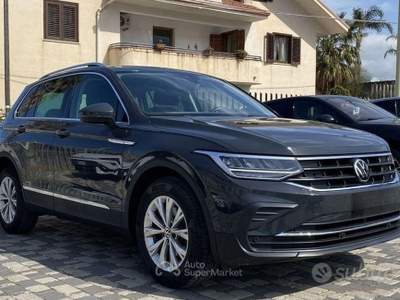 Volkswagen Tiguan Life 2.0 TDI 122 CV usata Partinico