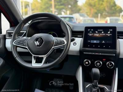 Renault Clio Clio Full Hybrid E-Tech 145 CV Evolution Arancione usata Mesagne
