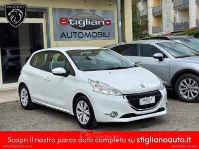 Peugeot 208 208 1.4 HDi 68 CV 5p. Business Bianco usata Bernalda