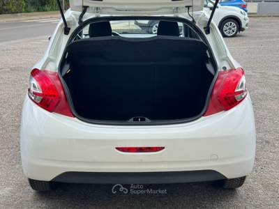 Peugeot 208 208 1.4 HDi 68 CV 5p. Business Bianco usata Bernalda